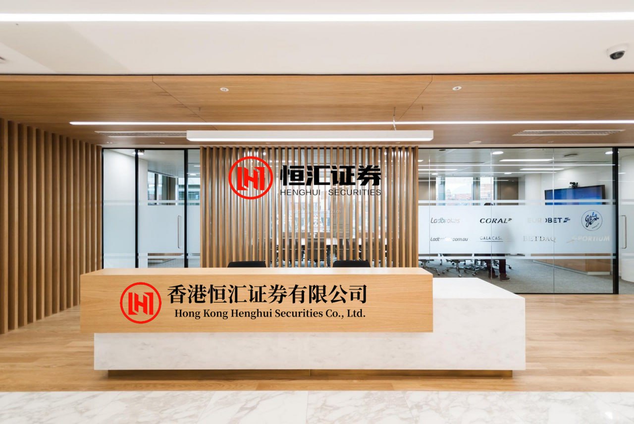 永利配资 《黄石》衍生剧这一幕太难拍：空包弹连环走火，演员现场崩溃3次